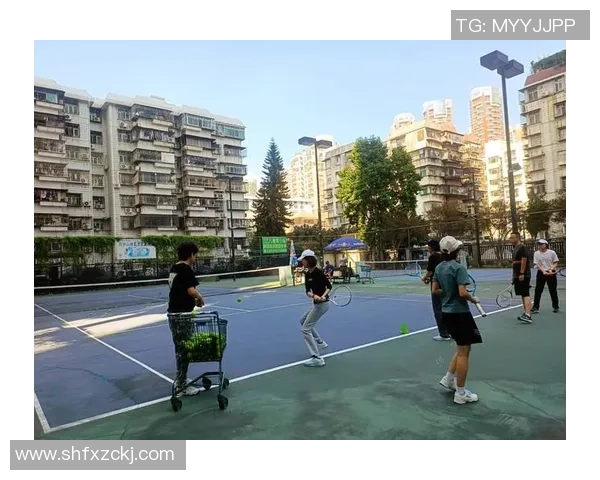 深圳网球队节奏对比分析:技术风格与战术布局的深度探讨 深圳网球队节奏对比分析:技术风格与战术布局的深度探讨